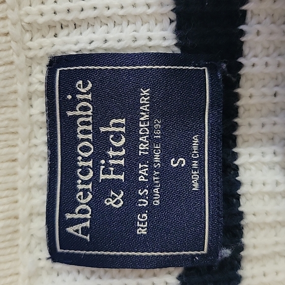 Abercrombie & Fitch Striped Sweater with buttons - Picture 6 of 7